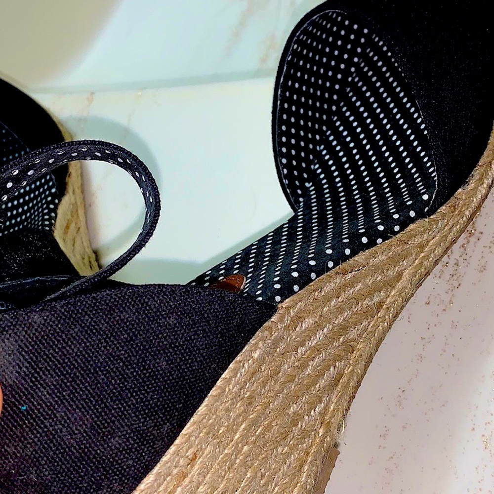 Women Wedges size 9.5, NEW, black G.H. Bass & Co